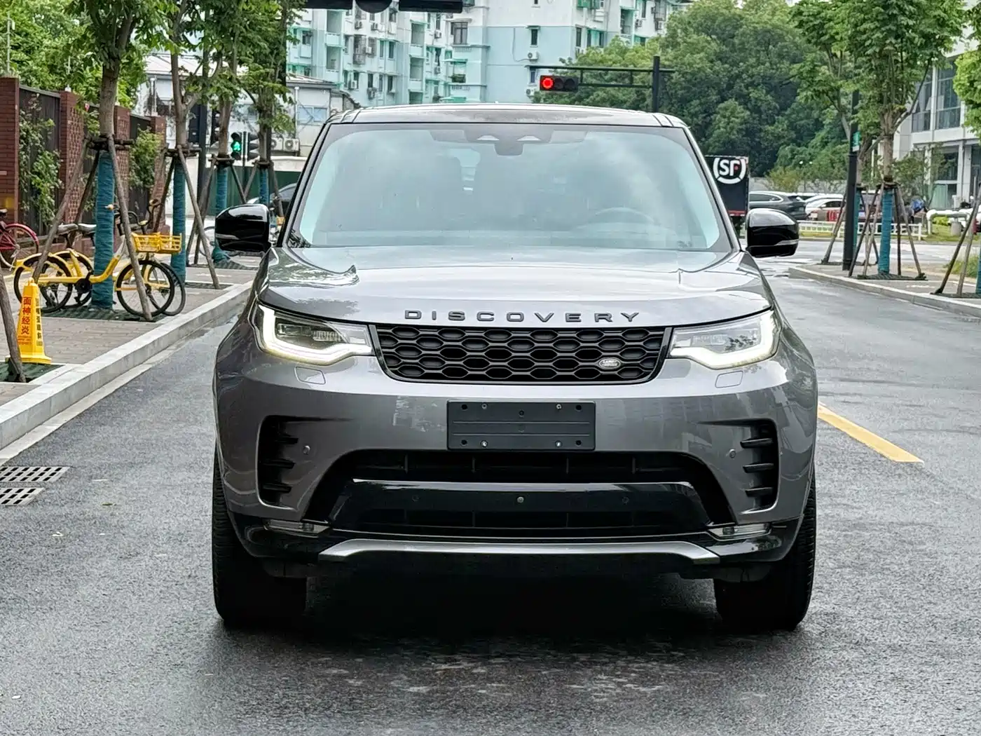 Land Rover Discovery 2021 360PS R-Dynamic SE фото 2