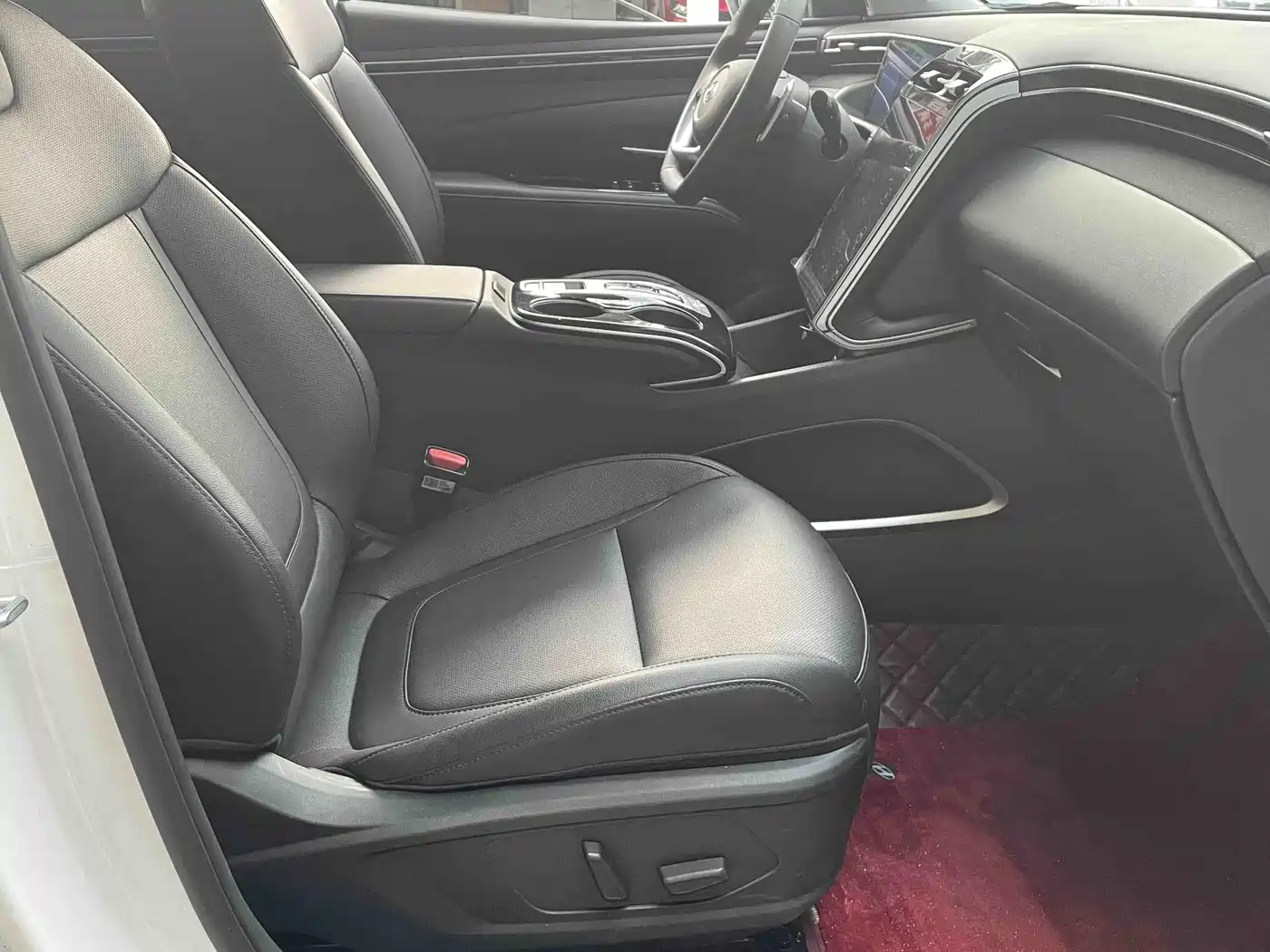 Hyundai Tucson 2023 Tucson L 1.5T Automatic 2WD LUX Premium Edition фото 12