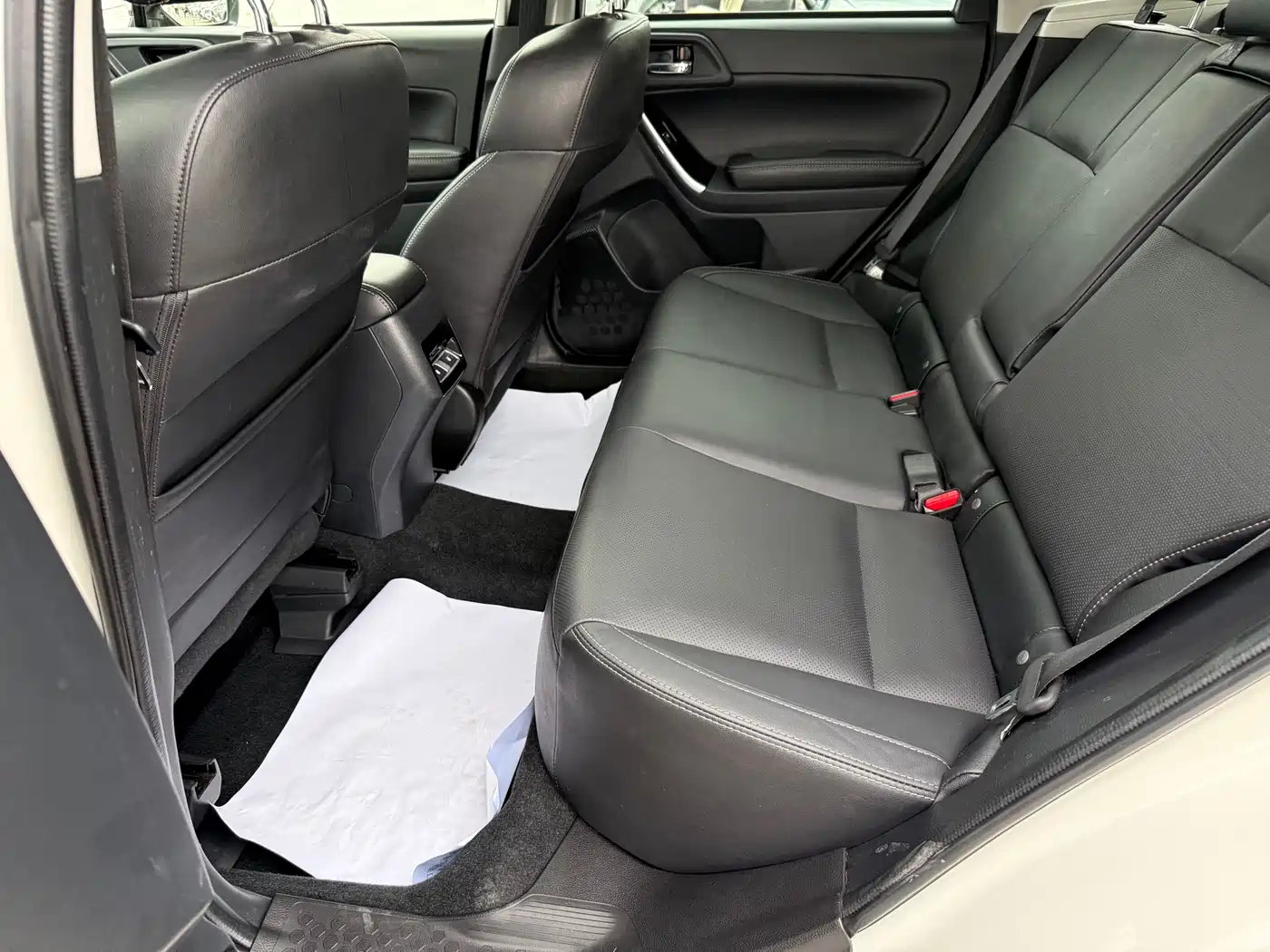 Subaru Forester 2016 2.5i Luxury Navigation Edition фото 8
