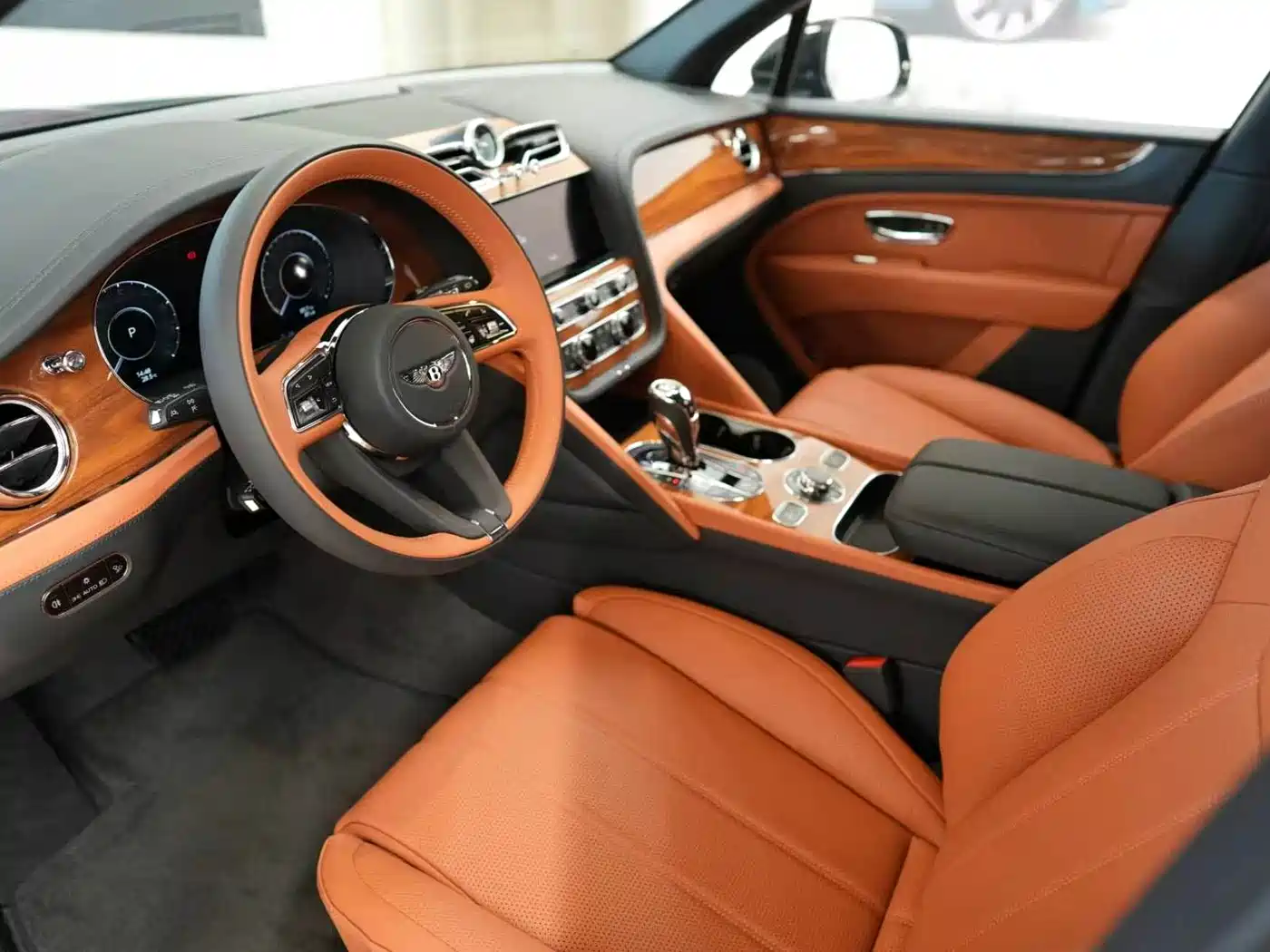 Bentley Bentayga 2025 2024 4.0T V8 Long Wheelbase