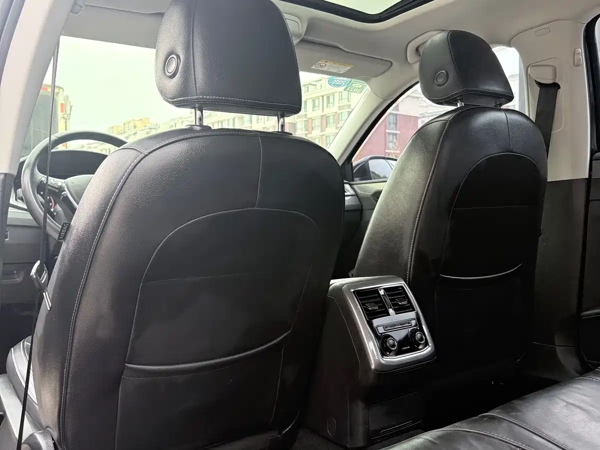 Volkswagen Passat 2017 330TSI DSG Prestige фото 8