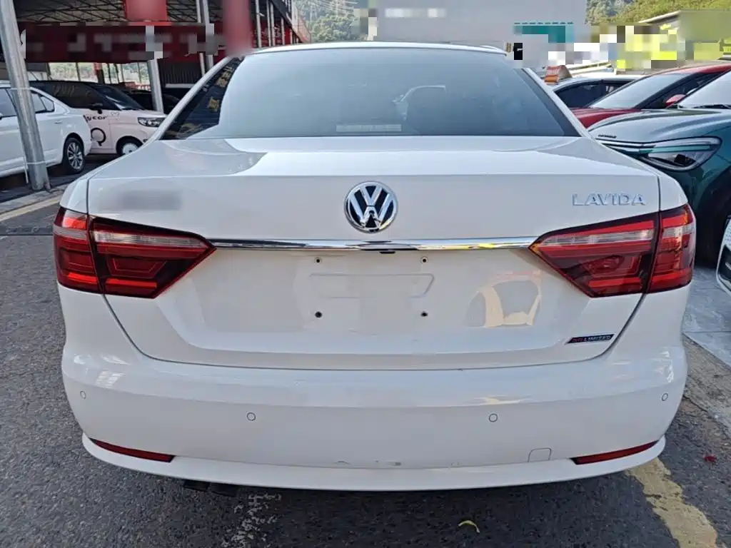 Фото 6 - Volkswagen Lavida