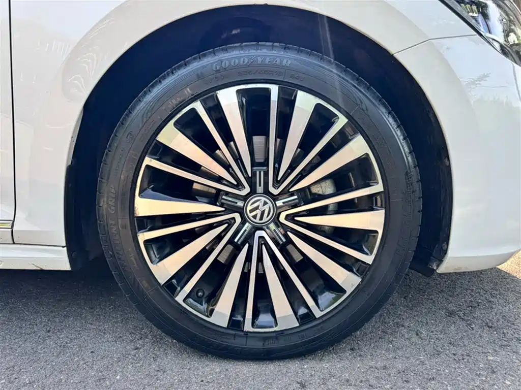 Volkswagen Passat 2019 Model 330TSI Luxury Edition China V фото 9
