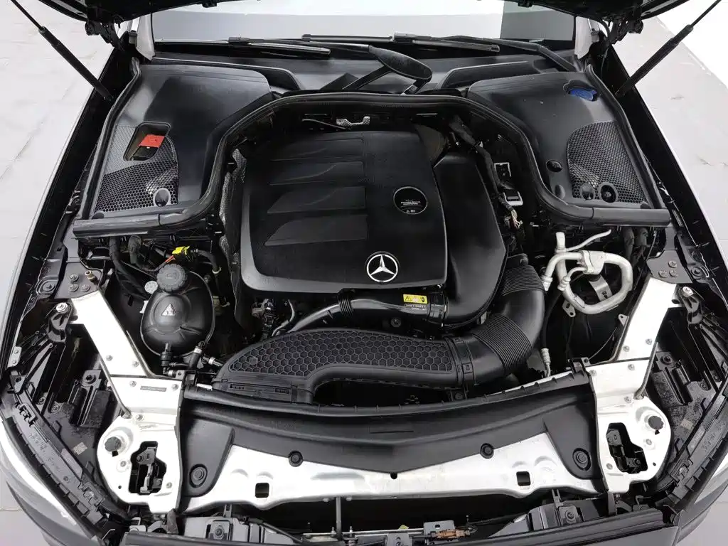 Mercedes-Benz E-Class, миниатюра 6