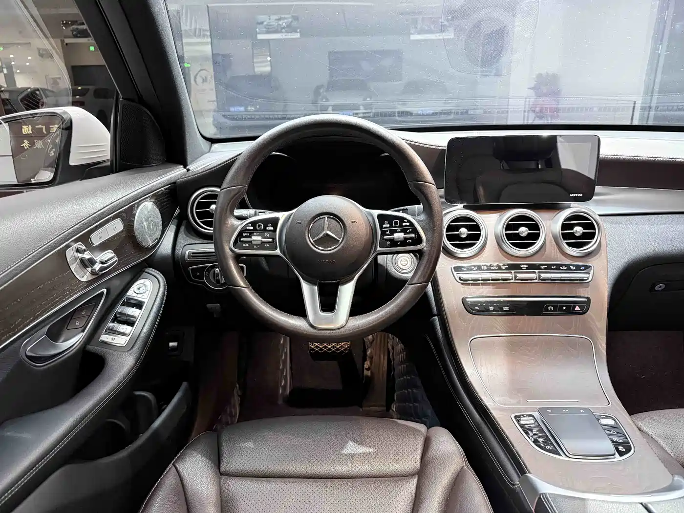 Mercedes-Benz GLC 2021 GLC 260 L 4MATIC Luxury фото 11