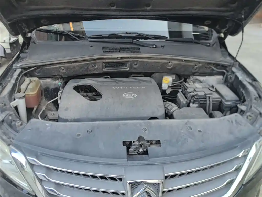 Baojun 560 2017 2016 1.8L Manual Luxury