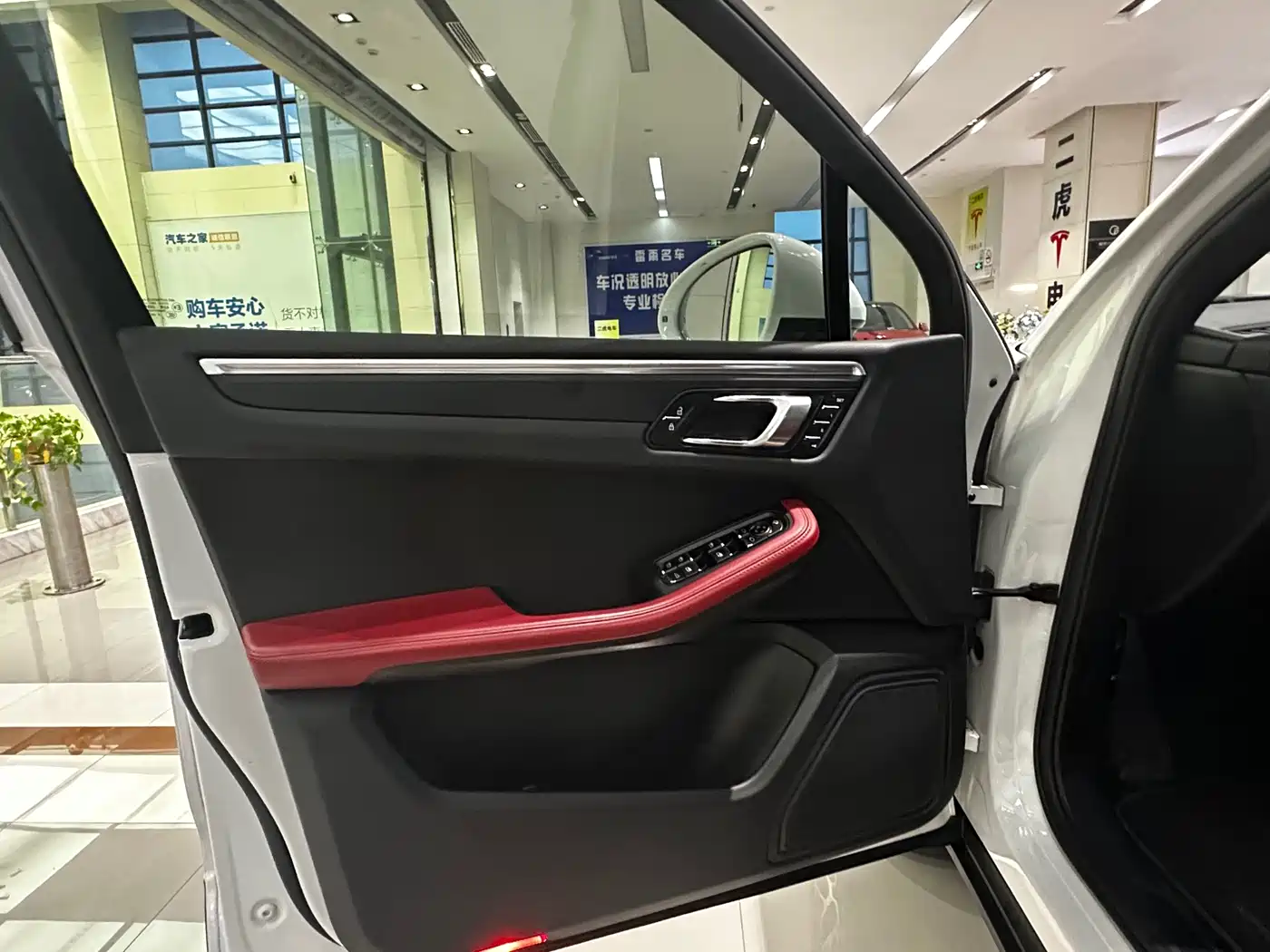 Porsche Macan 2020 Macan 2.0T фото 9