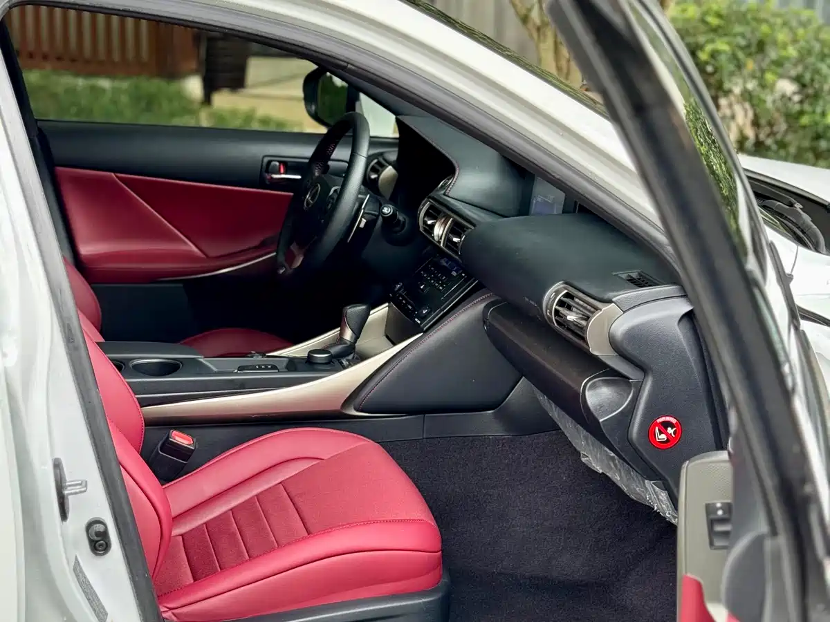 Lexus IS 2013 250 F SPORT фото 13