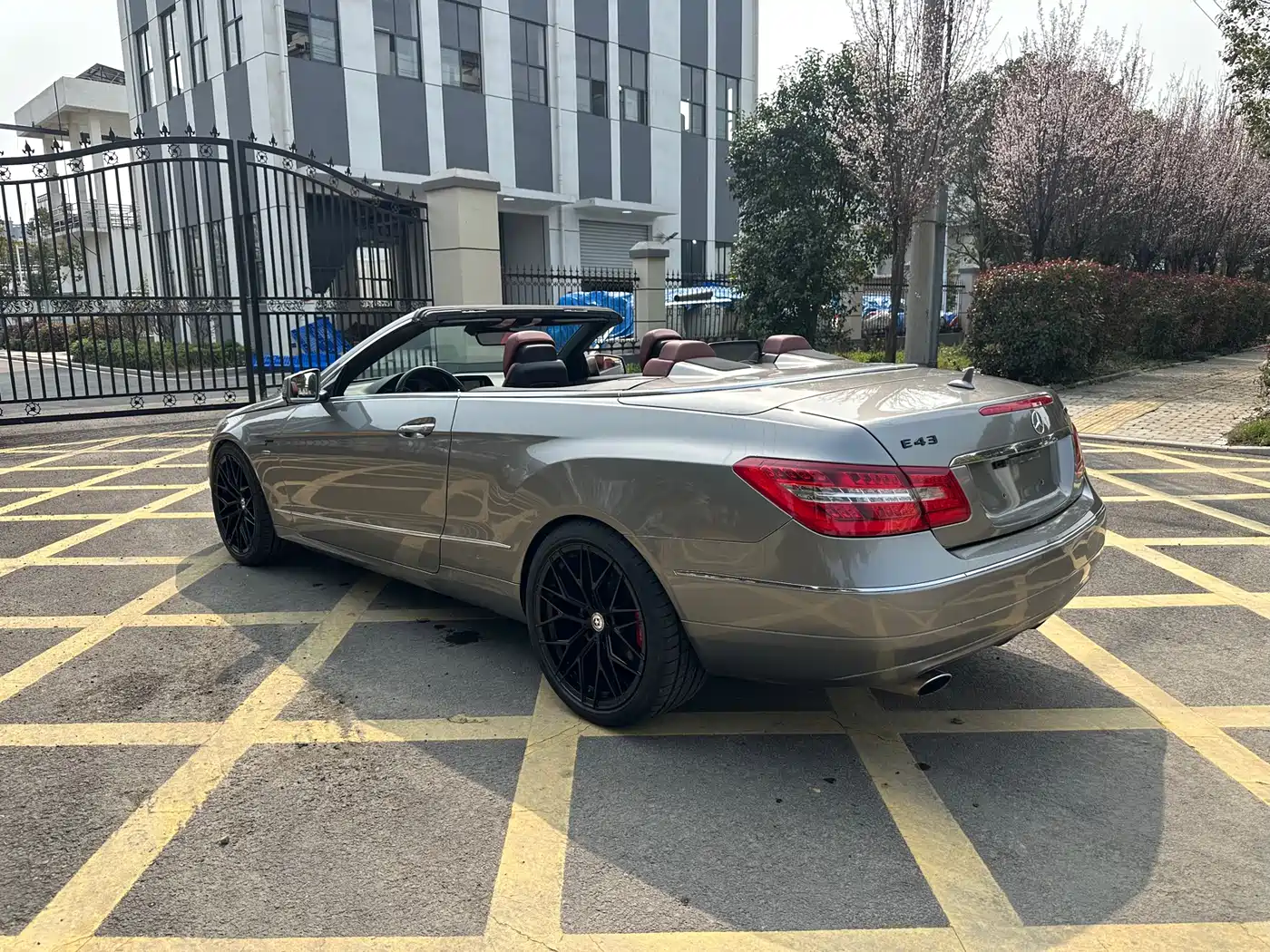 Mercedes-Benz E-Class (Import) 2011 E 260 CGI Convertible фото 13
