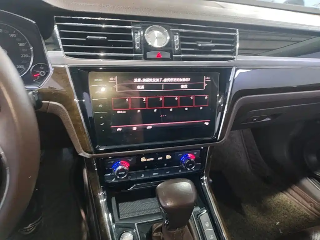 Фото 9 - Volkswagen Phideon