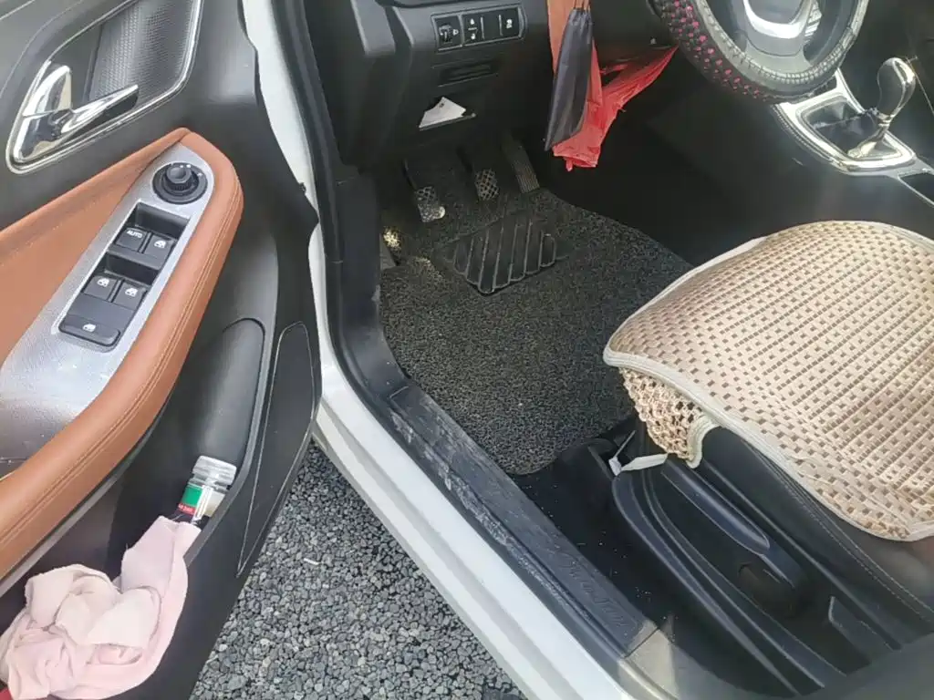 Baojun 560 2015 2015 1.8L Manual Elite