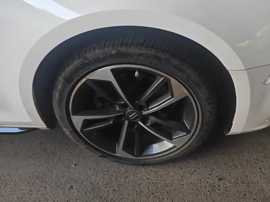 Photo 6 - Audi A4L