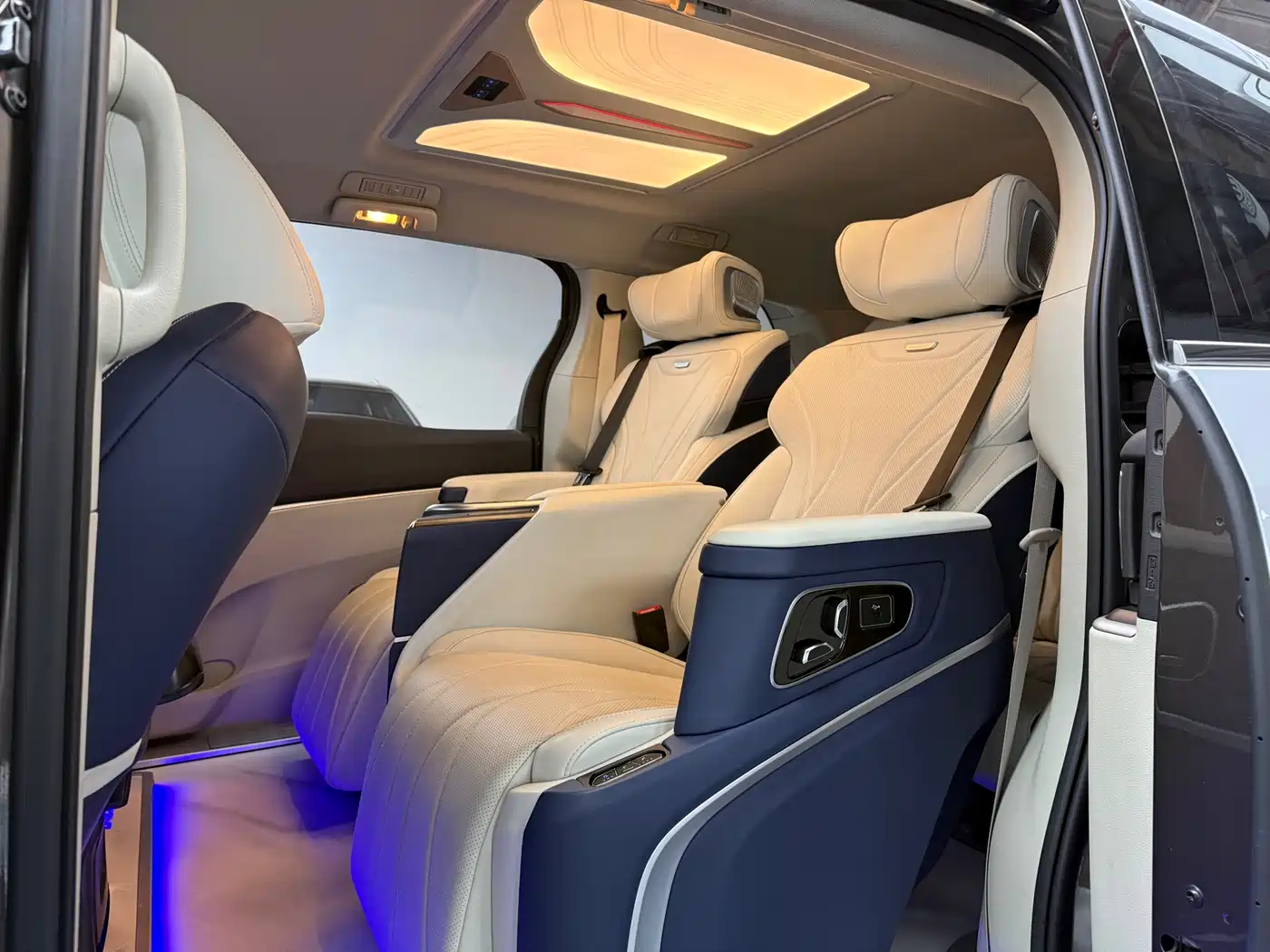 Buick GL8 2021 Land Business Class 652T Comfort фото 5