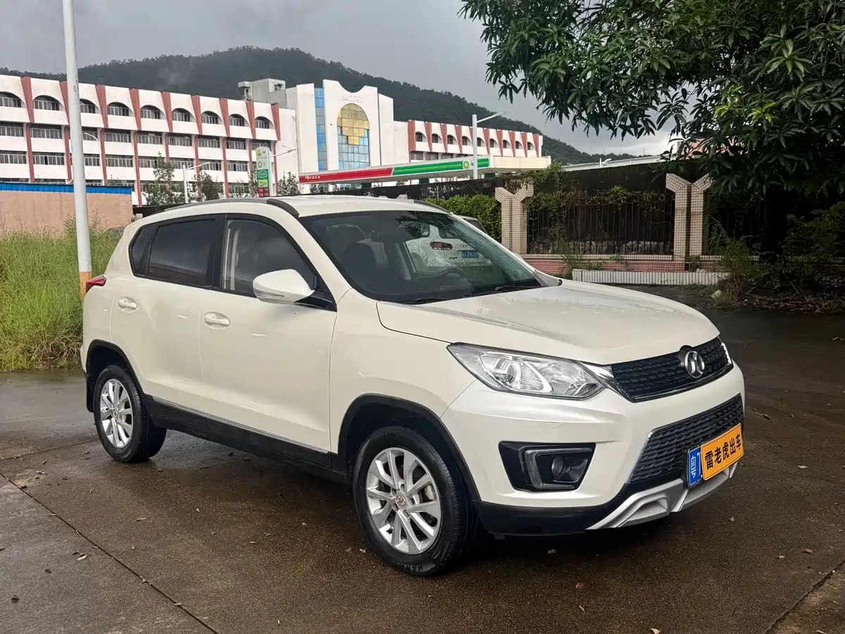 Фото 3 - BAIC Senova X35