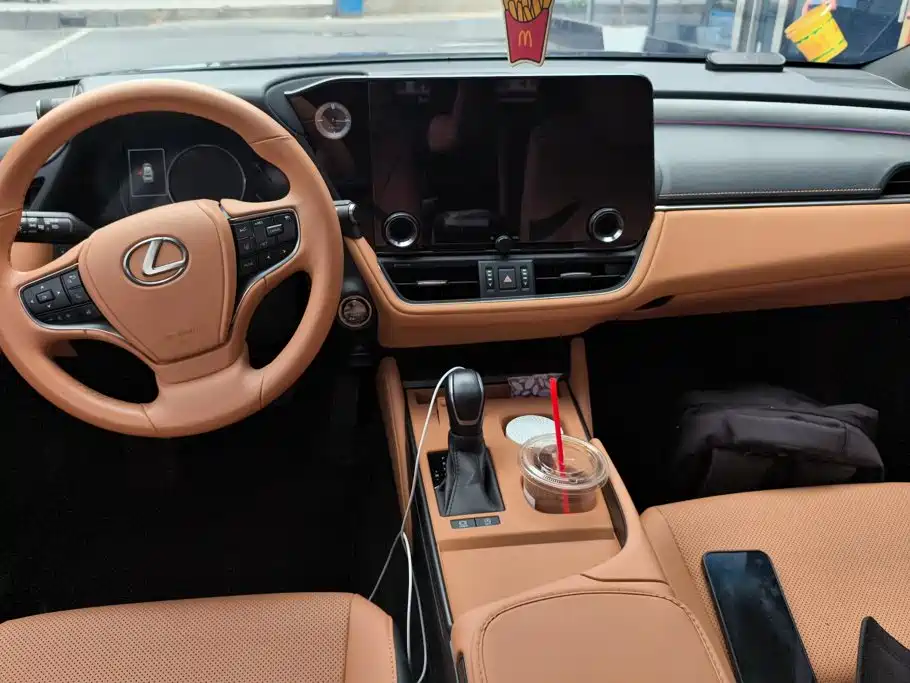 Lexus ES 2026 2025 200 Ultimate Edition