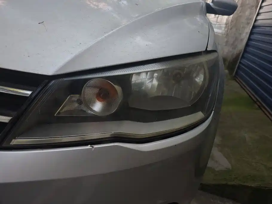 Photo 5 - Volkswagen Jetta