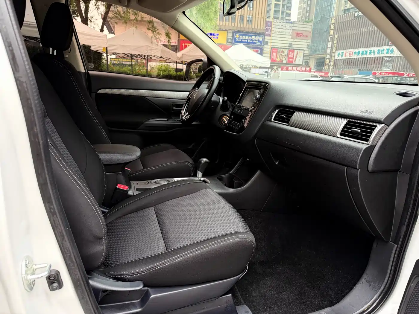 Mitsubishi Outlander (Import) 2016 2.0L 2WD Value Edition 5-Seater фото 10