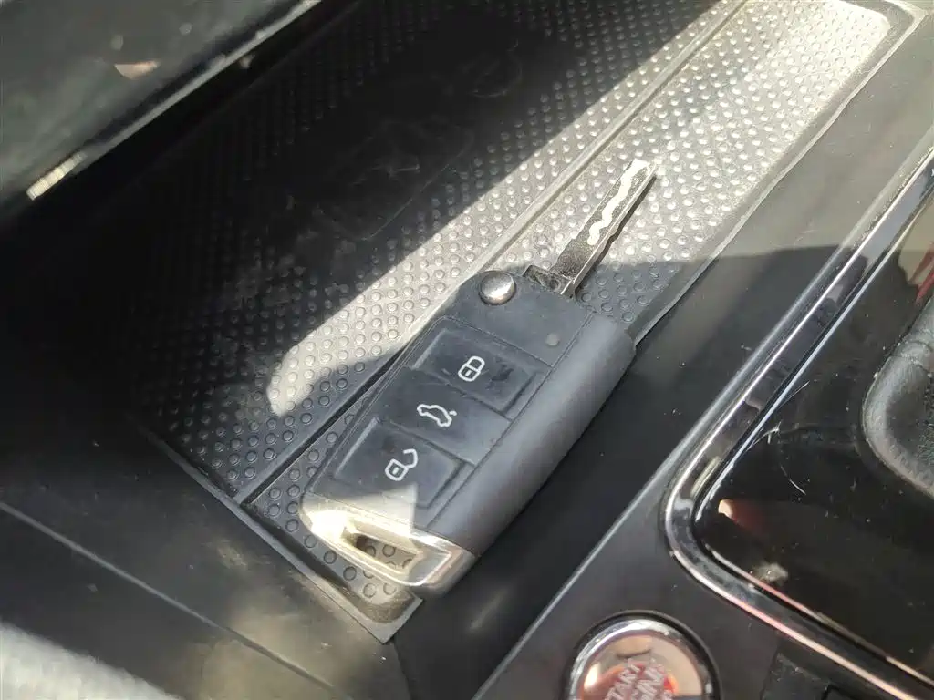 Volkswagen Bora 2023 300TSI DSG Premium Edition фото 17