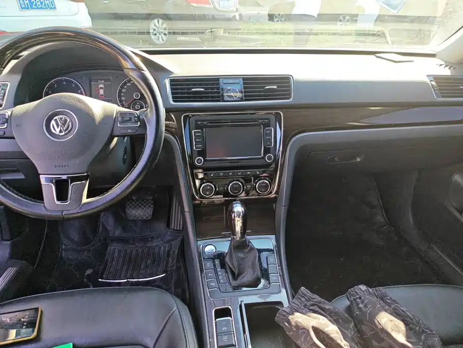 Photo 12 - Volkswagen Passat