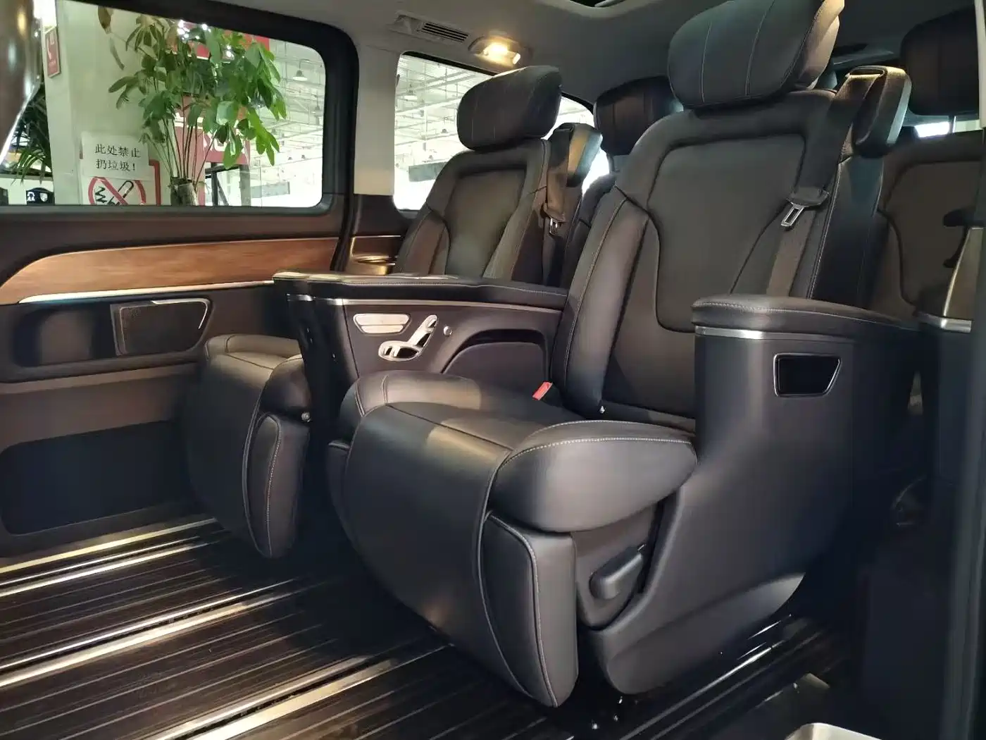 Mercedes-Benz V-Class 2021 V 260 Pilot Edition фото 6