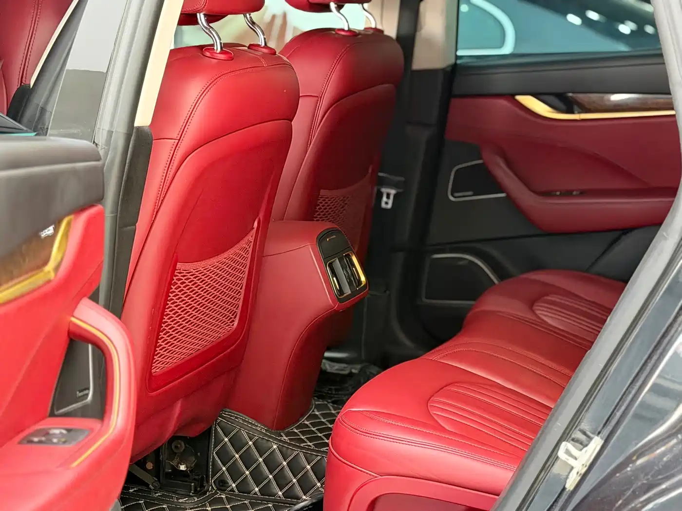 Maserati Levante 2016 3.0T Standard фото 11