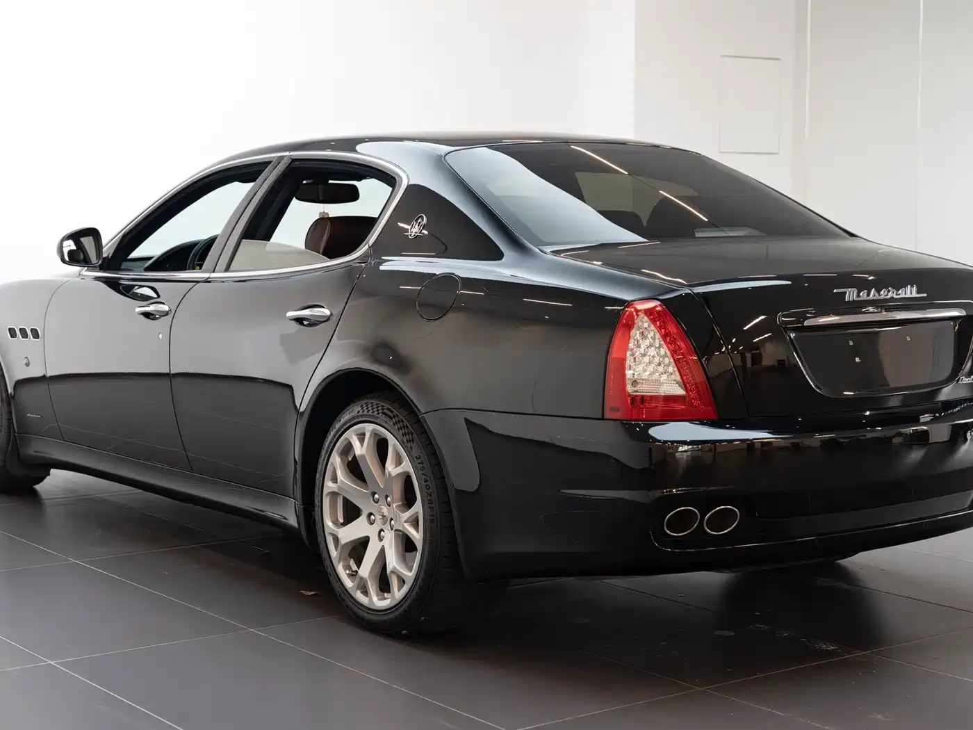 Maserati Quattroporte 2013 2010 4.2L Elite Edition