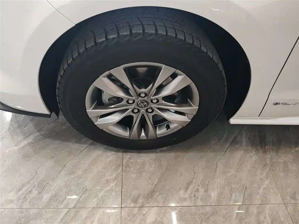 Toyota Sienna 2024 2.5L Hybrid Comfort Edition фото 25