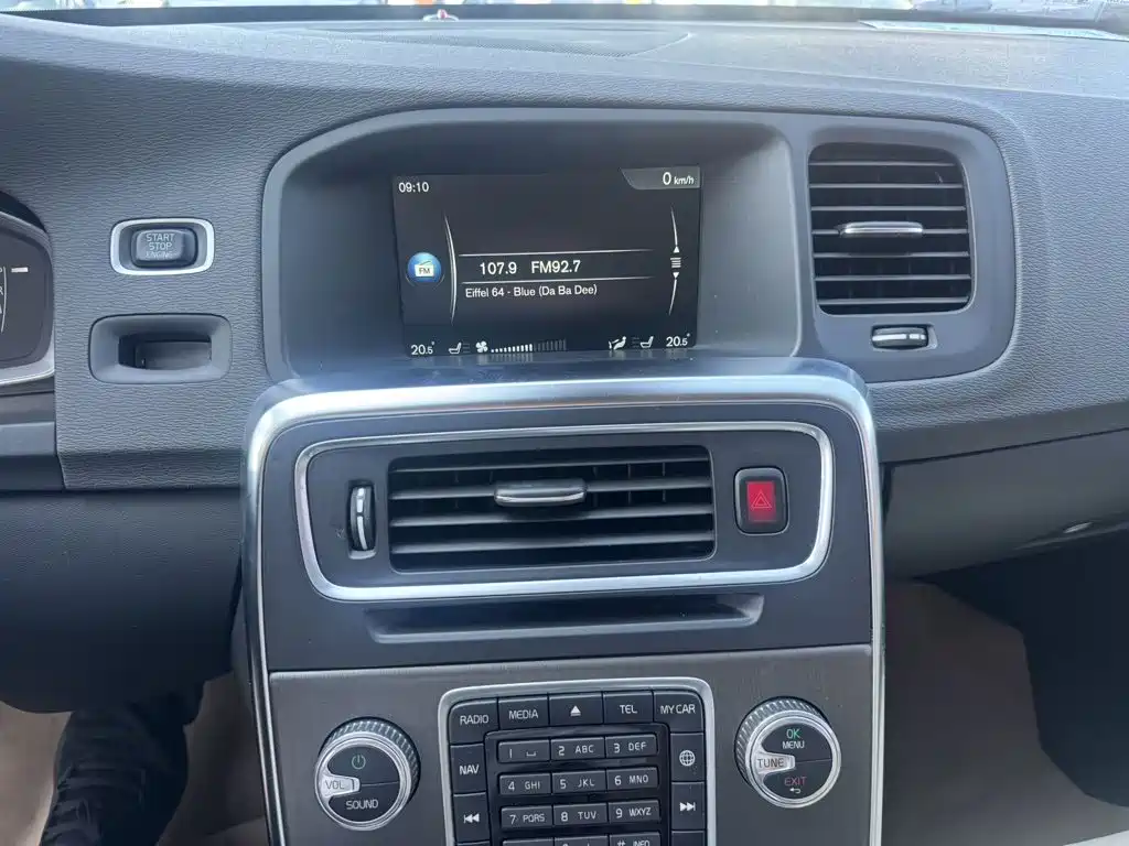 Фото 4 - Volvo S60