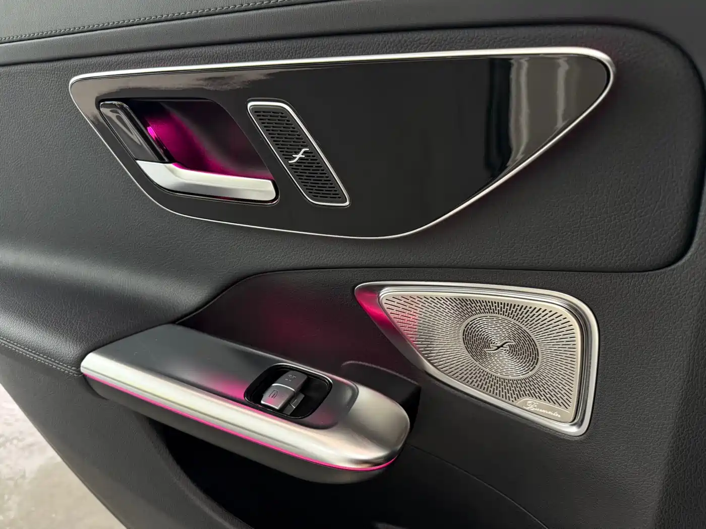 Mercedes-Benz C-Class 2023 C 260 L Night Edition Sport фото 15