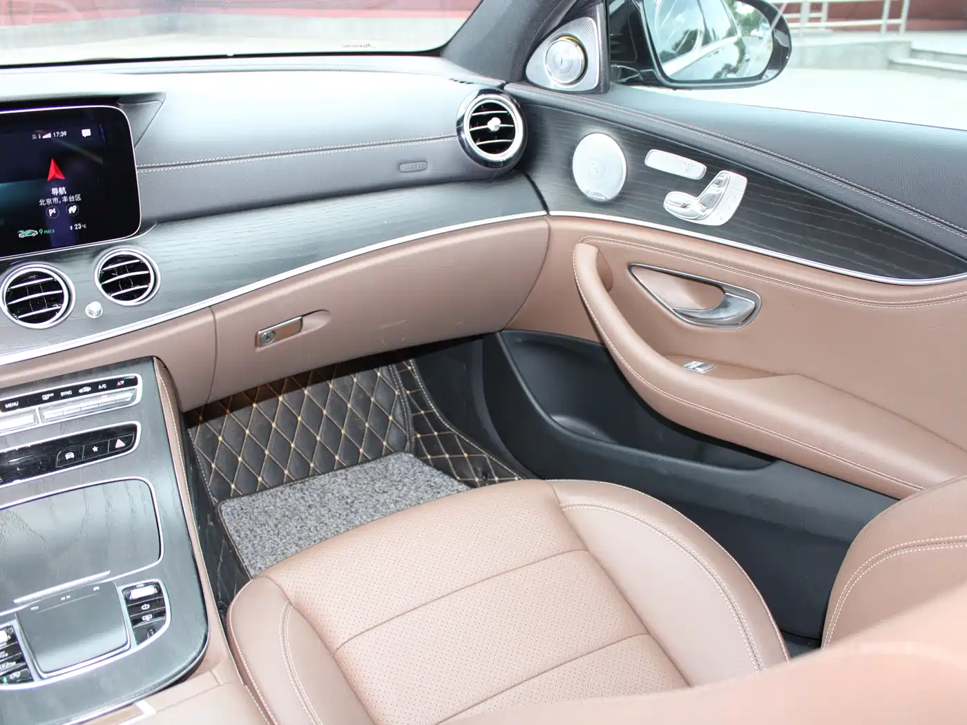 Mercedes-Benz E-Class 2022 E 300 L Sport Luxury фото 12