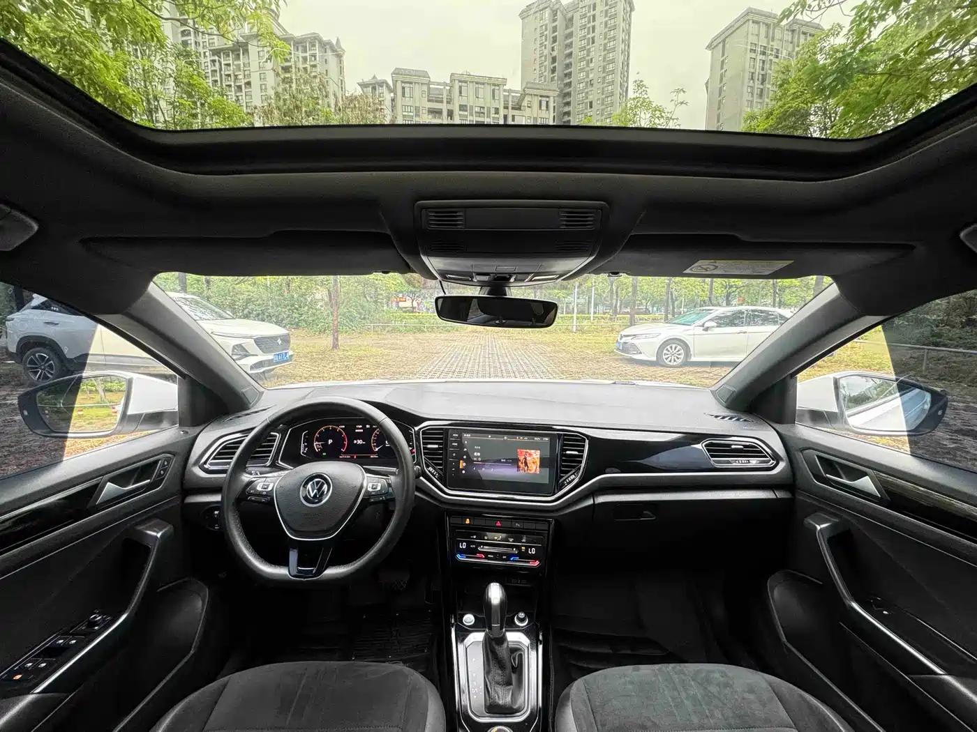 Volkswagen T-ROC 2021 280TSI DSG 4WD Luxury Connected фото 16