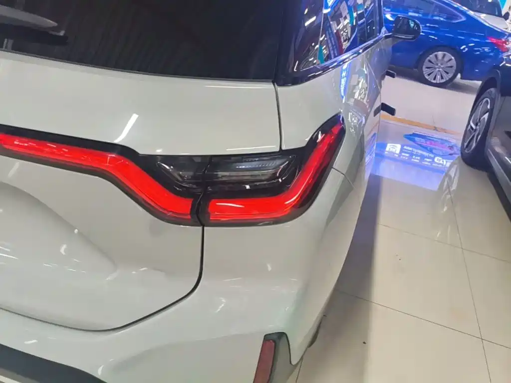Фото 8 - NIO ES6