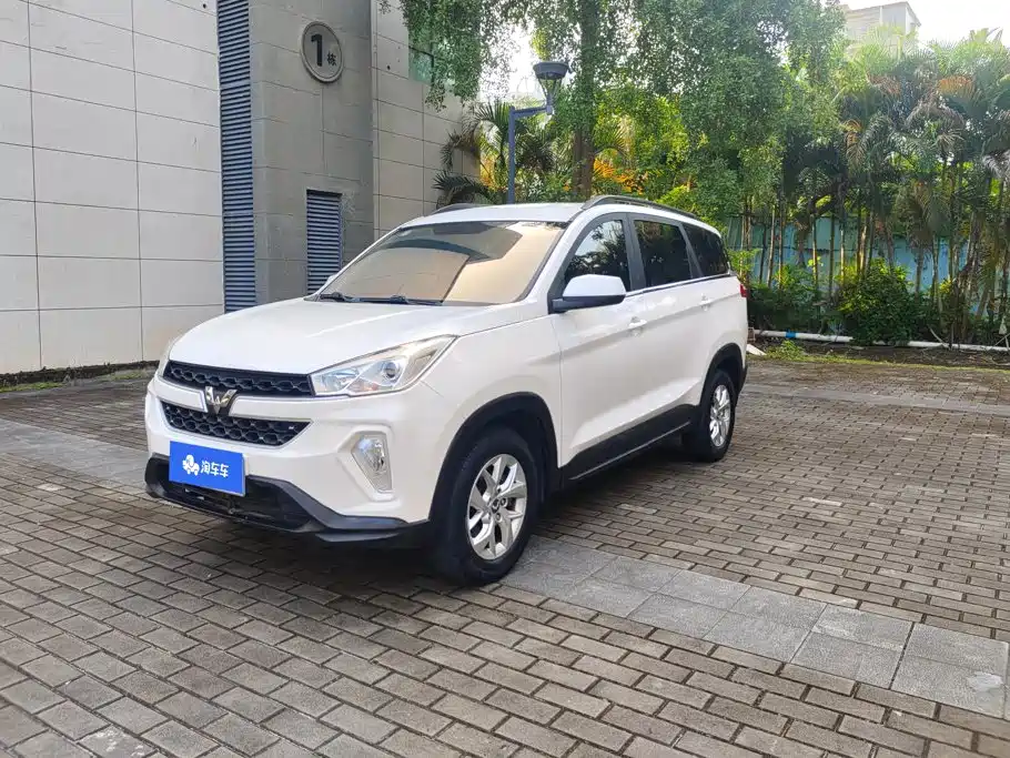Wuling Motors Wuling Hongguang S3 2020 2019 Auto-Clutch Version 1.5L Manual Comfort China V