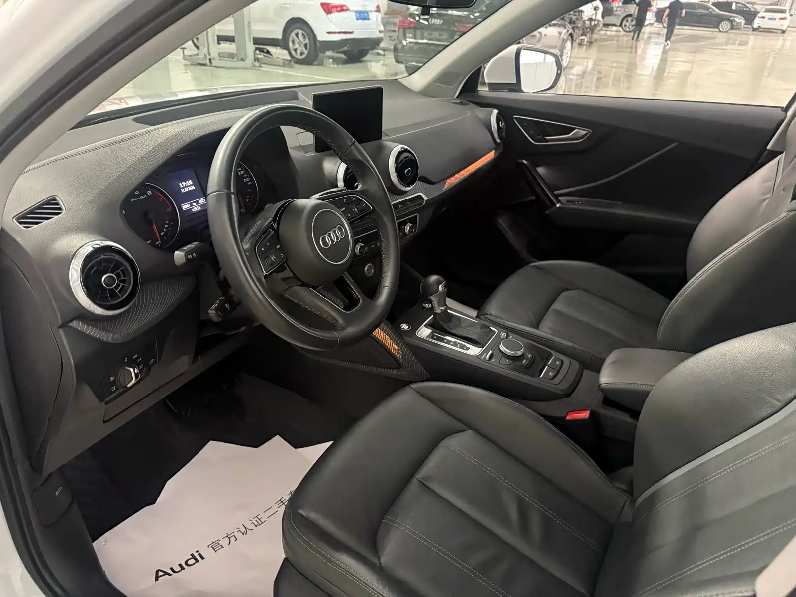 Photo 6 - Audi Q2L