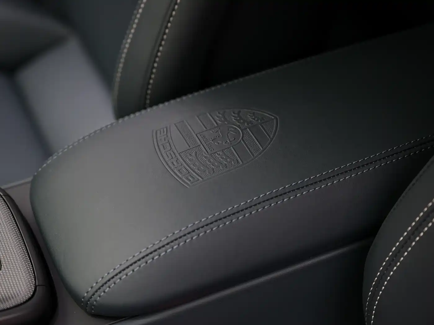 Porsche 911 2025 2023 Carrera 4 3.0T