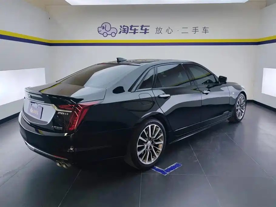 CADILLAC CT6