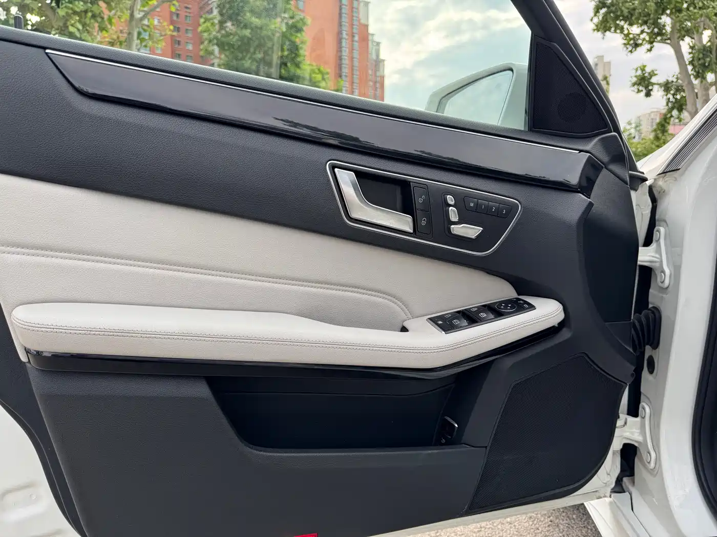 Mercedes-Benz E-Class 2015 Facelift E 260 L Sport фото 12