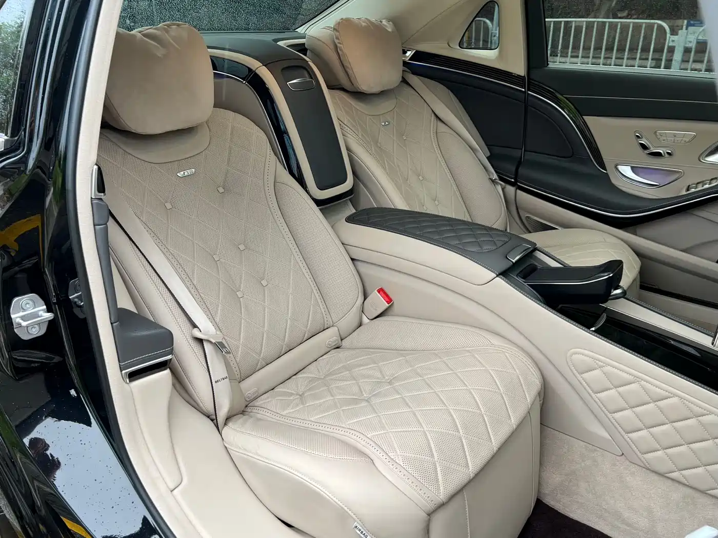 Mercedes-Benz Maybach S-Class 2018 Model S 680 фото 19