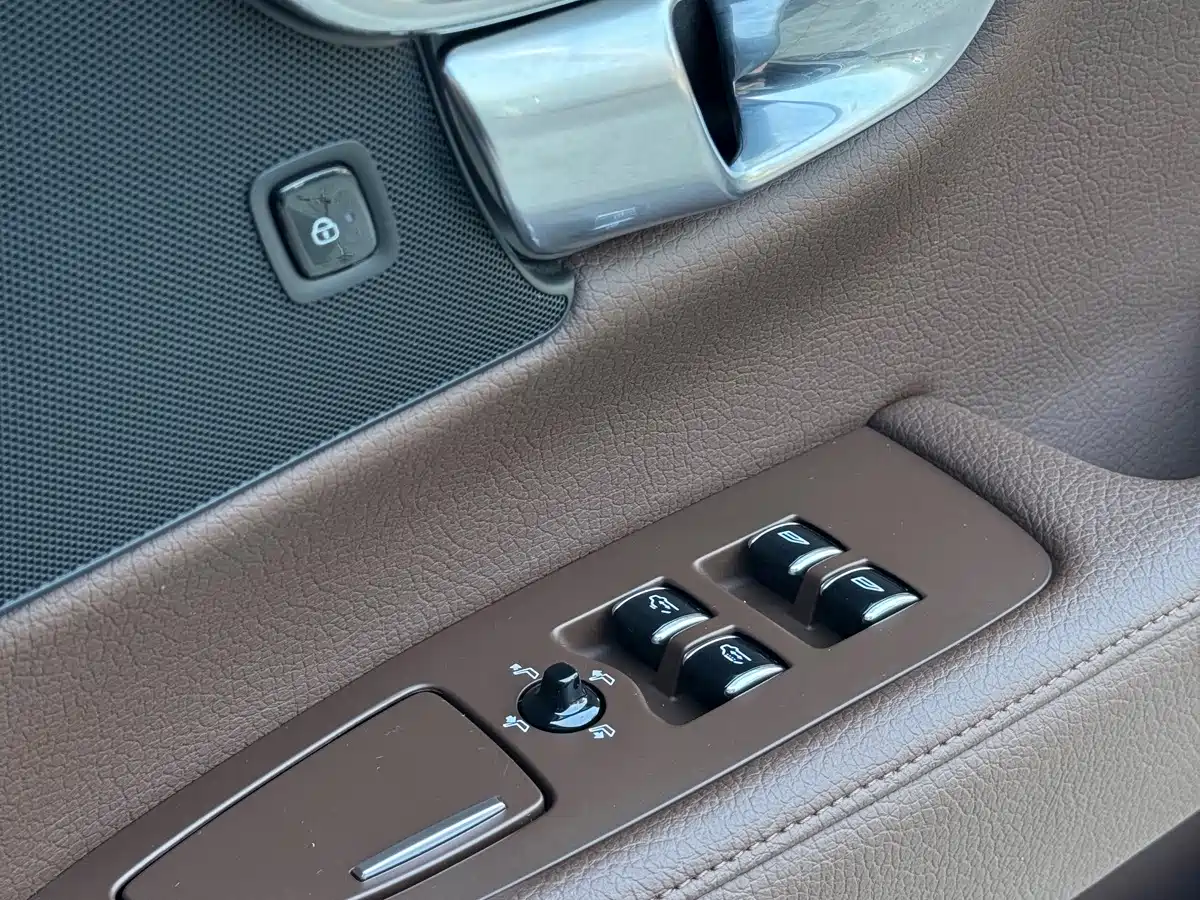 Volvo S90 Plug-in Hybrid 2022 2022 Facelift T8 E-Drive Hybrid R-Design Luxury Edition
