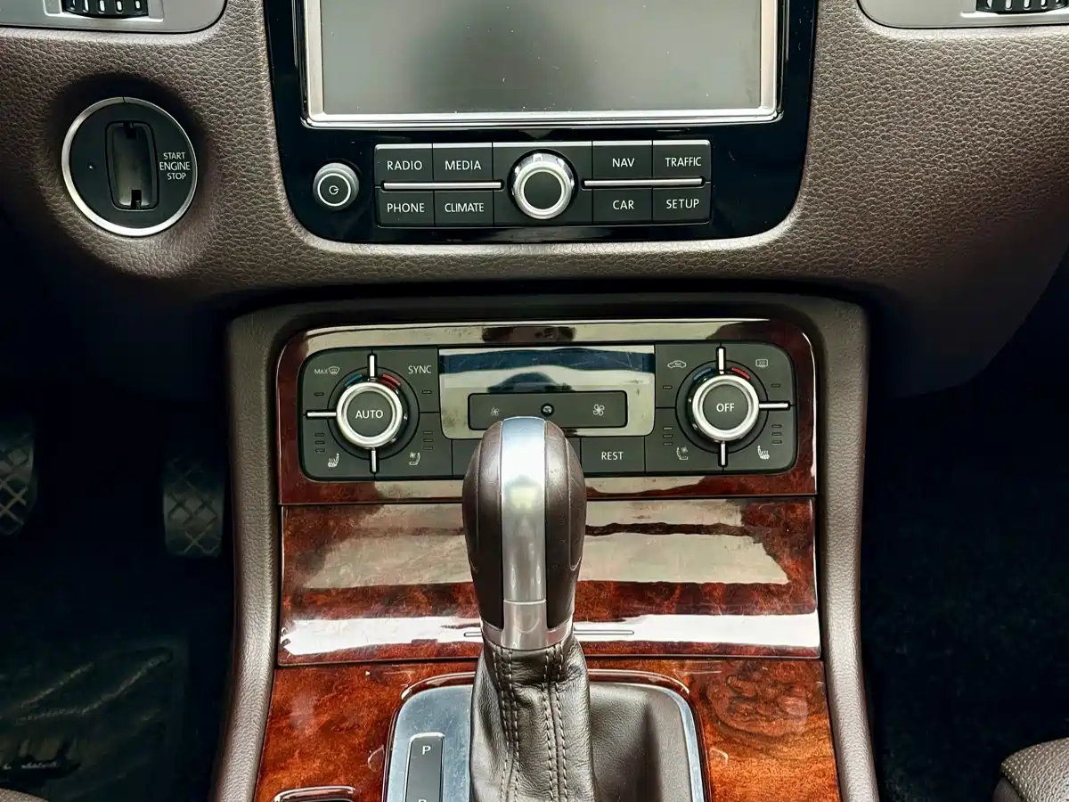 Volkswagen Touareg 2015 3.0TSI Comfort Edition фото 14