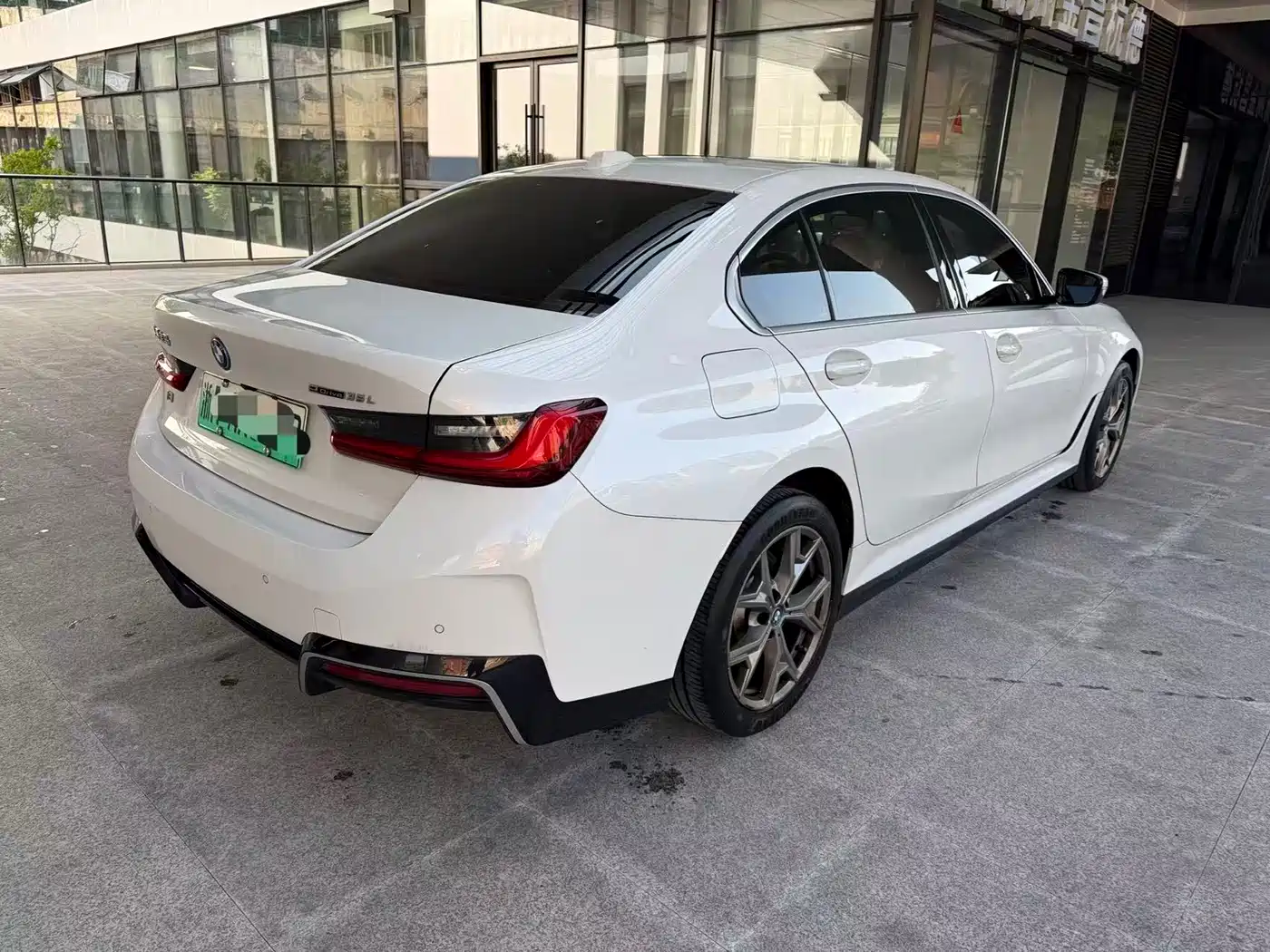 BMW i3 2022 eDrive 35 L фото 9