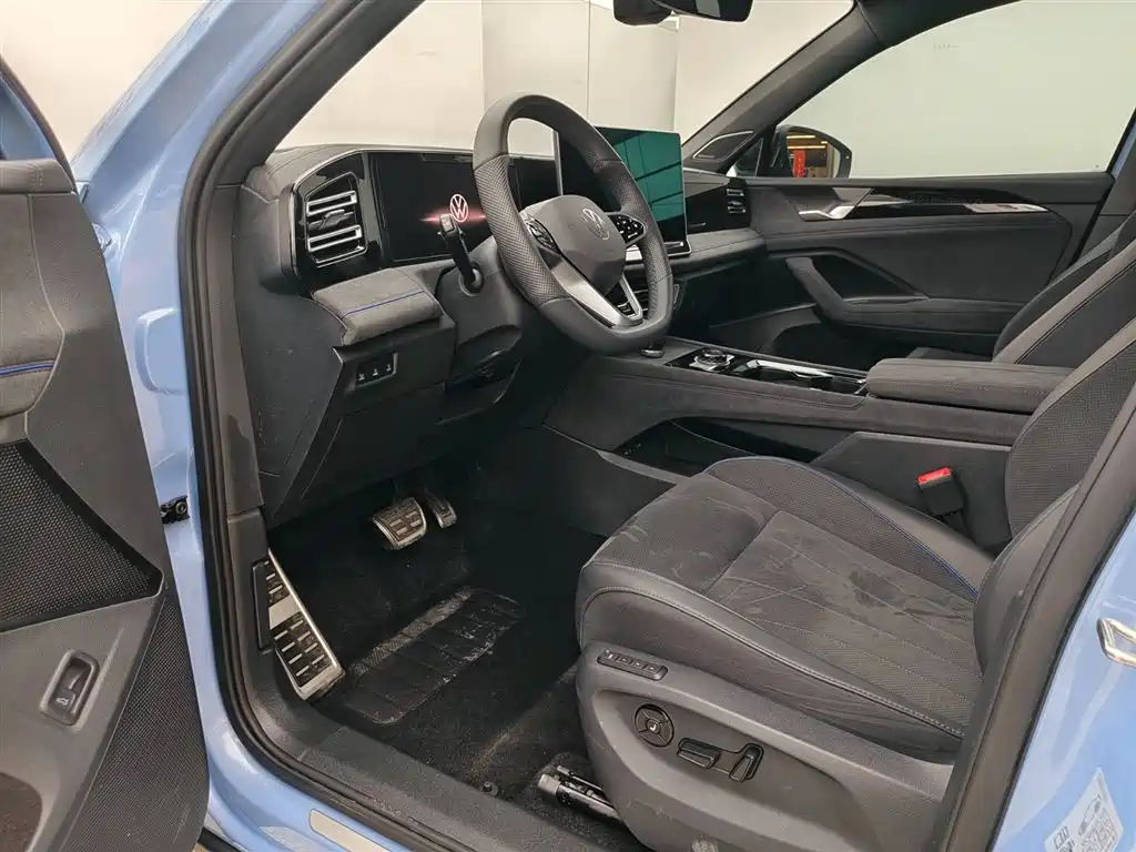 Volkswagen Tiguan L 2024 PRO 380TSI 4WD R-Line Premium Edition фото 9