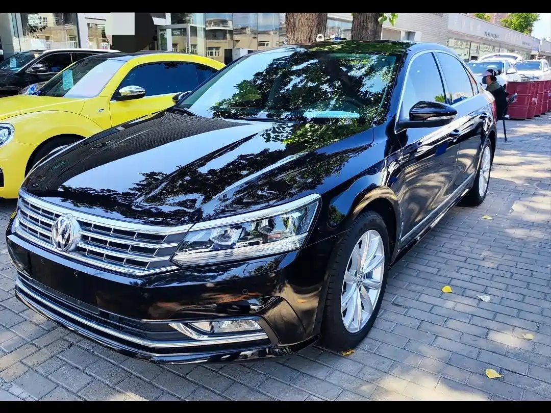Фото 1 - Volkswagen Passat