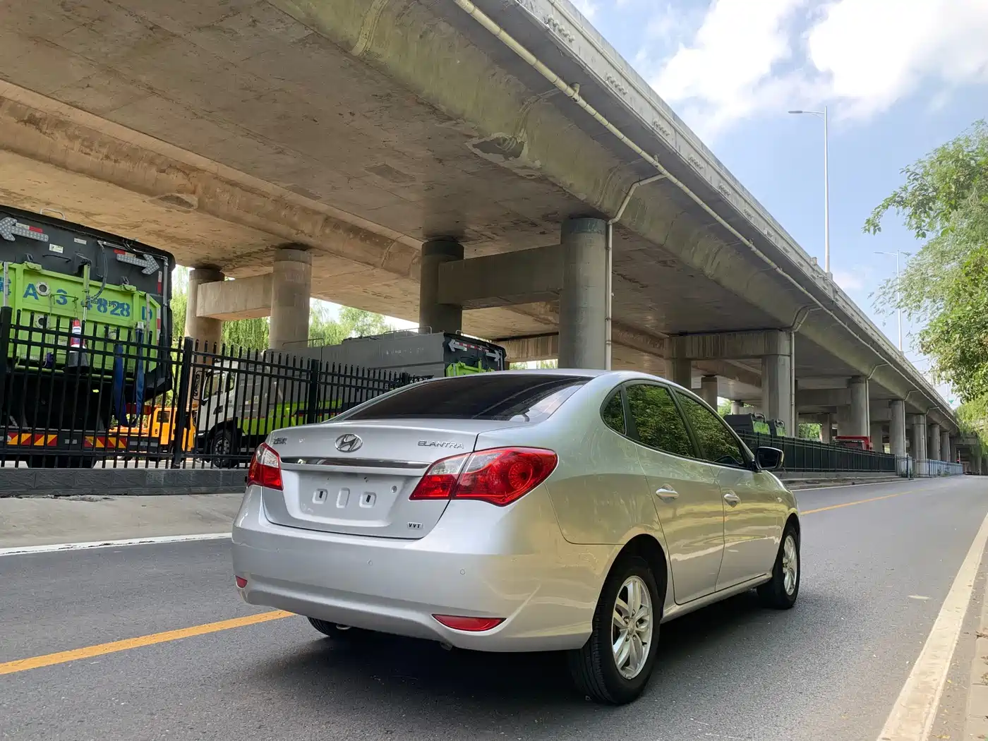 Hyundai Elantra 2011 1.6L Automatic Comfort фото 5