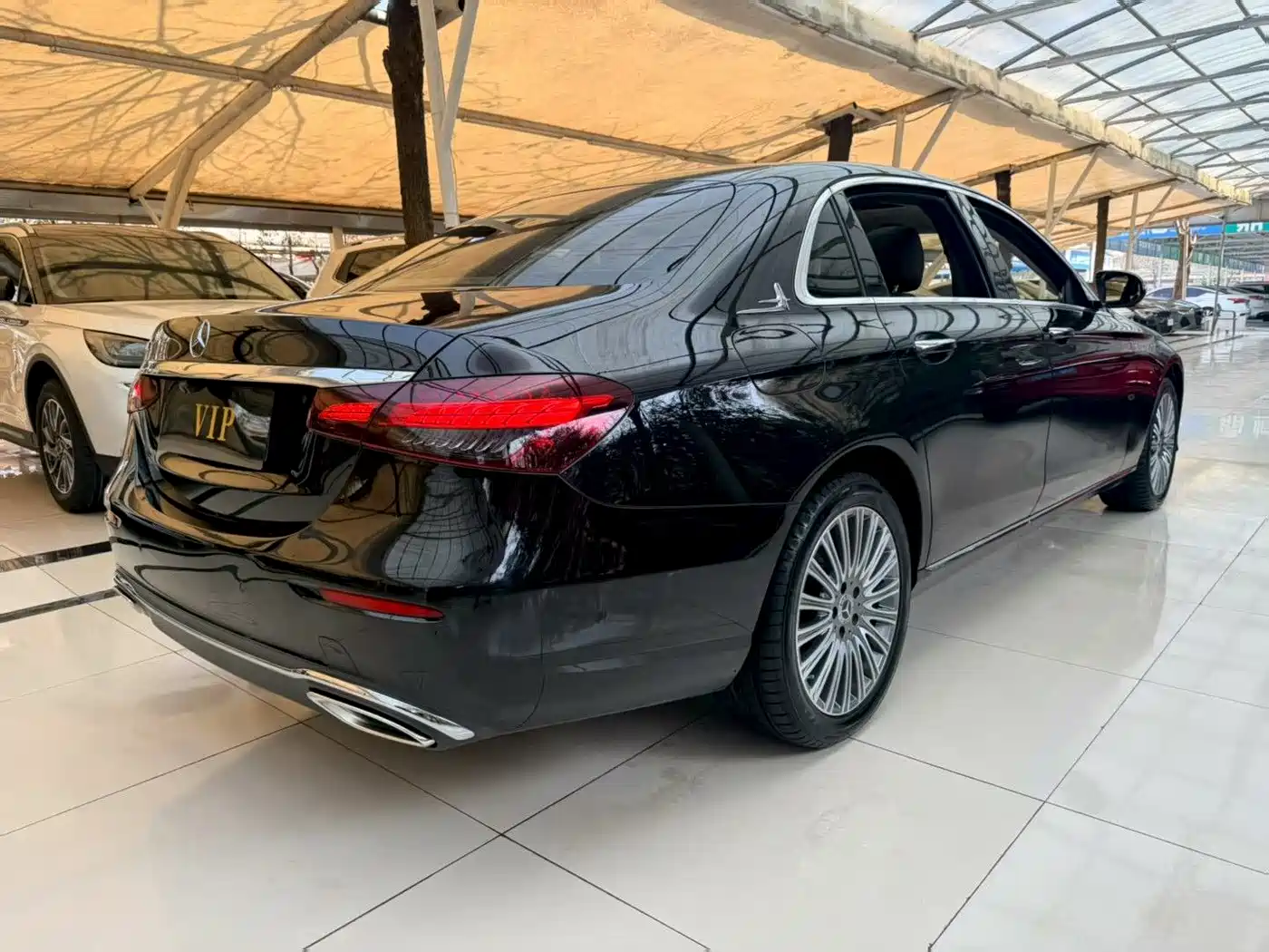 Mercedes-Benz E-Class 2023 E 300 L Fashion фото 4