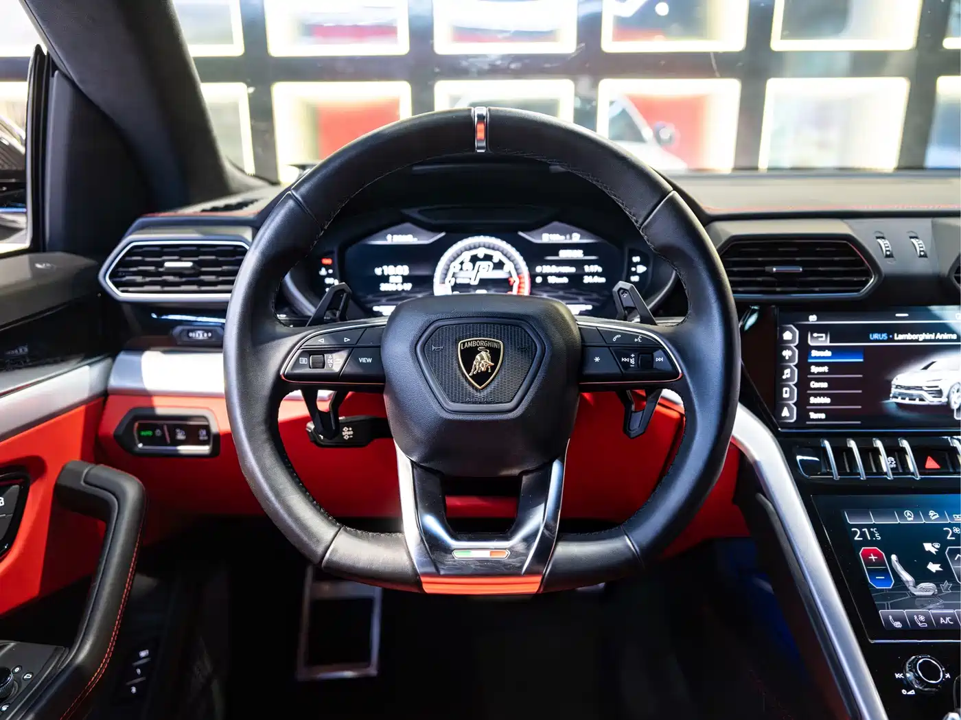 Фото 17 - Lamborghini Urus