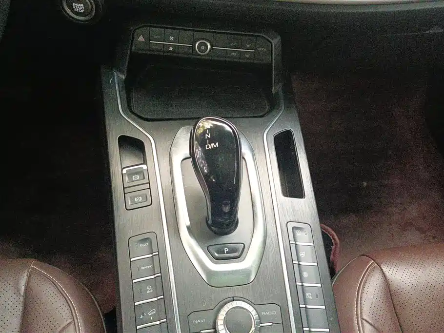 WEI PAI WEI BRAND VV6