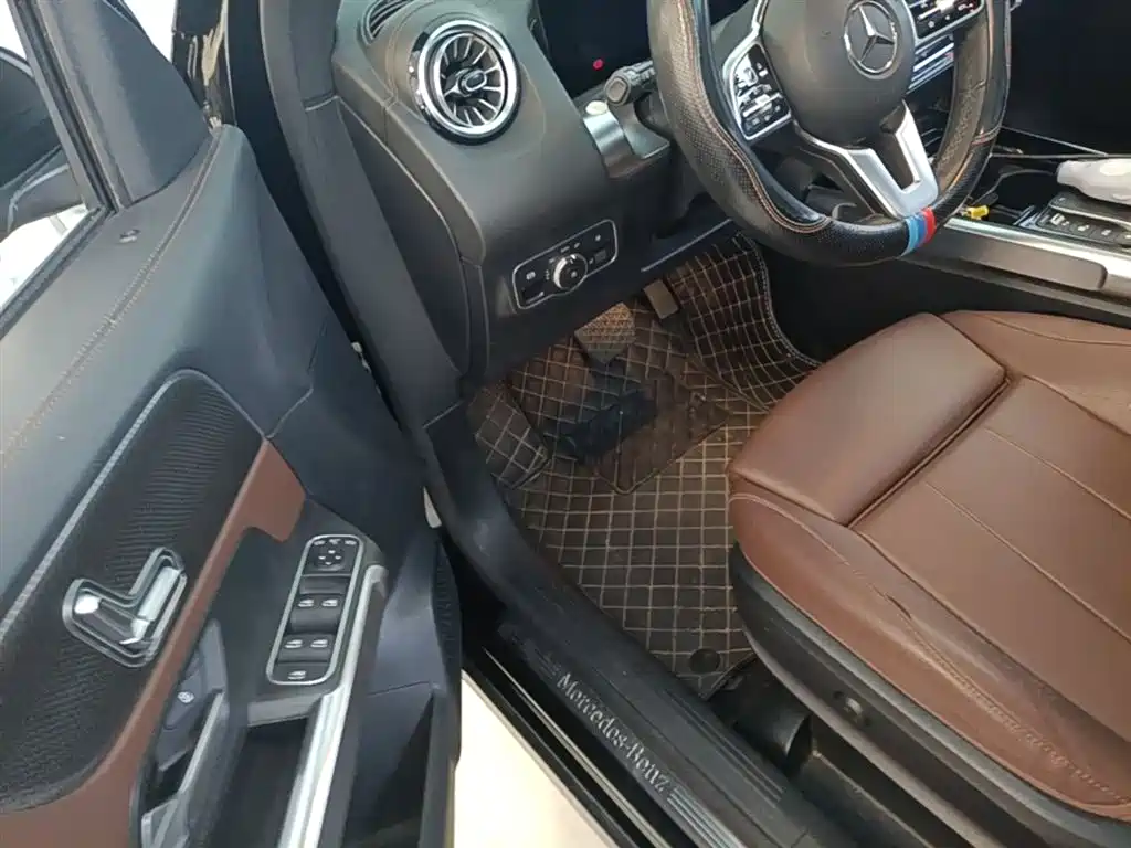 Mercedes-Benz GLB 2021 GLB 200 Dynamic фото 14