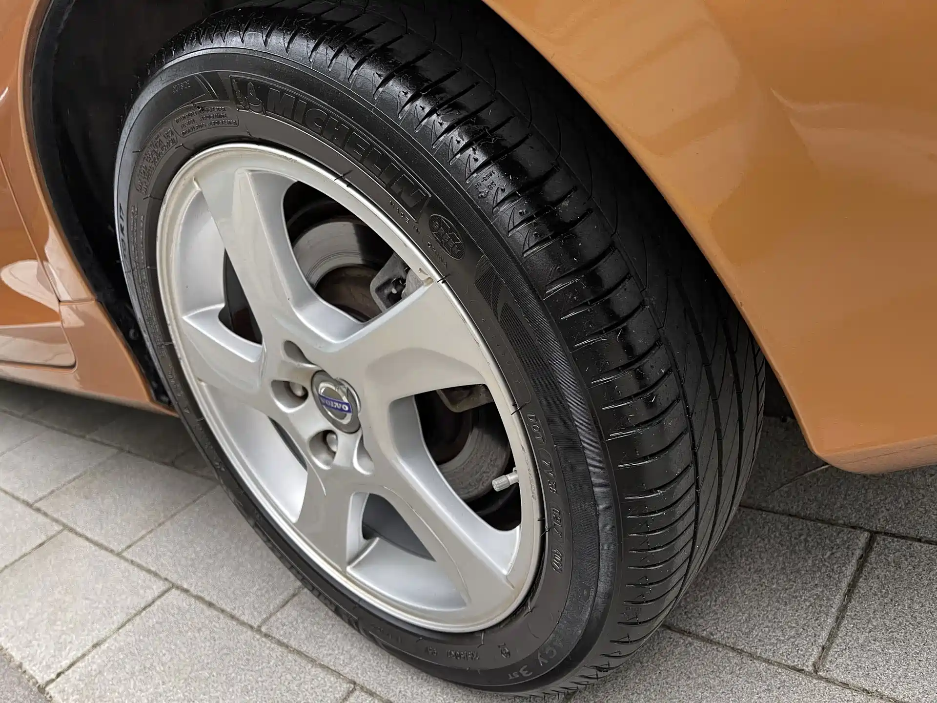 صورة 20 - Volvo S60 (Import)