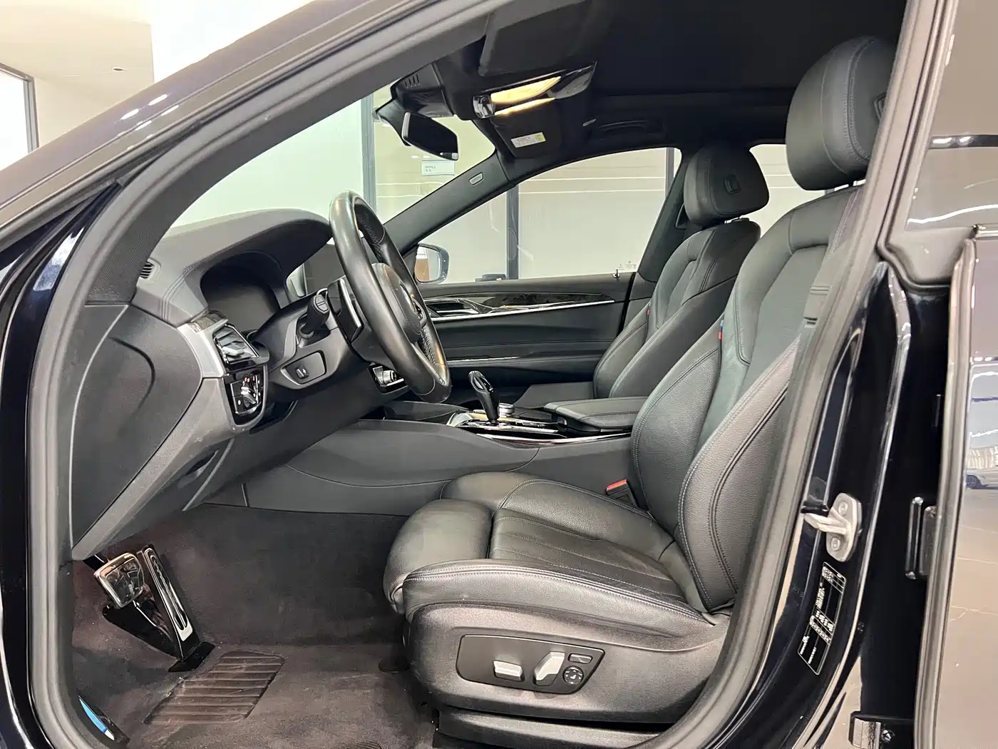 BMW 6 Series GT 2020 630i M Sport Package фото 17